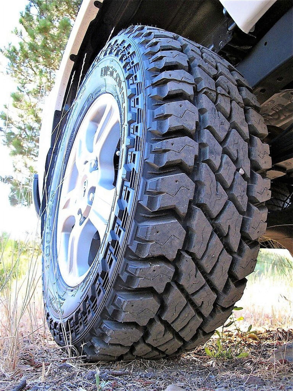 Cooper Discoverer S/T Maxx All Terrain LT275/70R18 125/122Q E Light Truck Tire