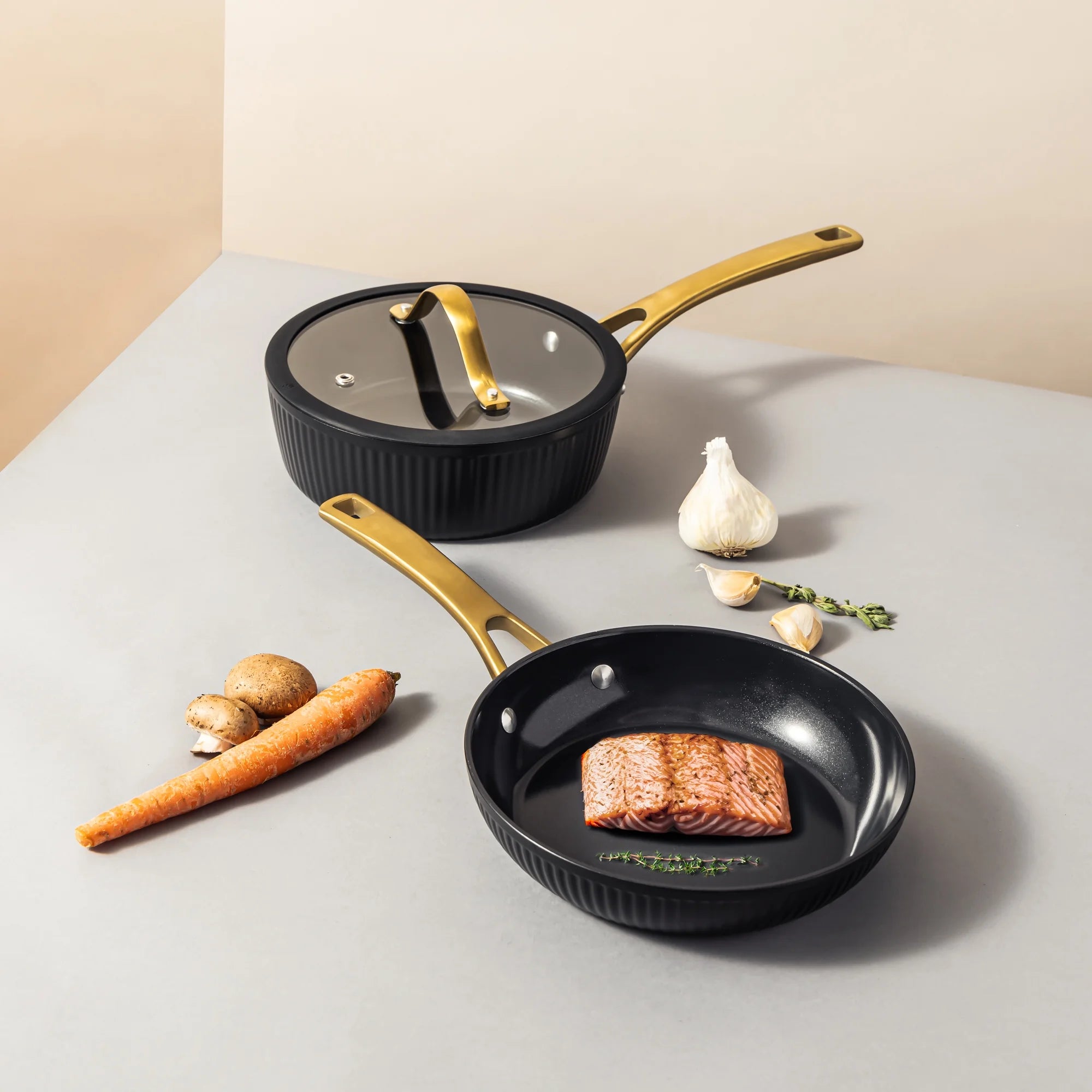 Thyme & Table 12-Piece Nonstick Signature Ribbed Cookware Set. Pots and Pans Set - Black & Gold