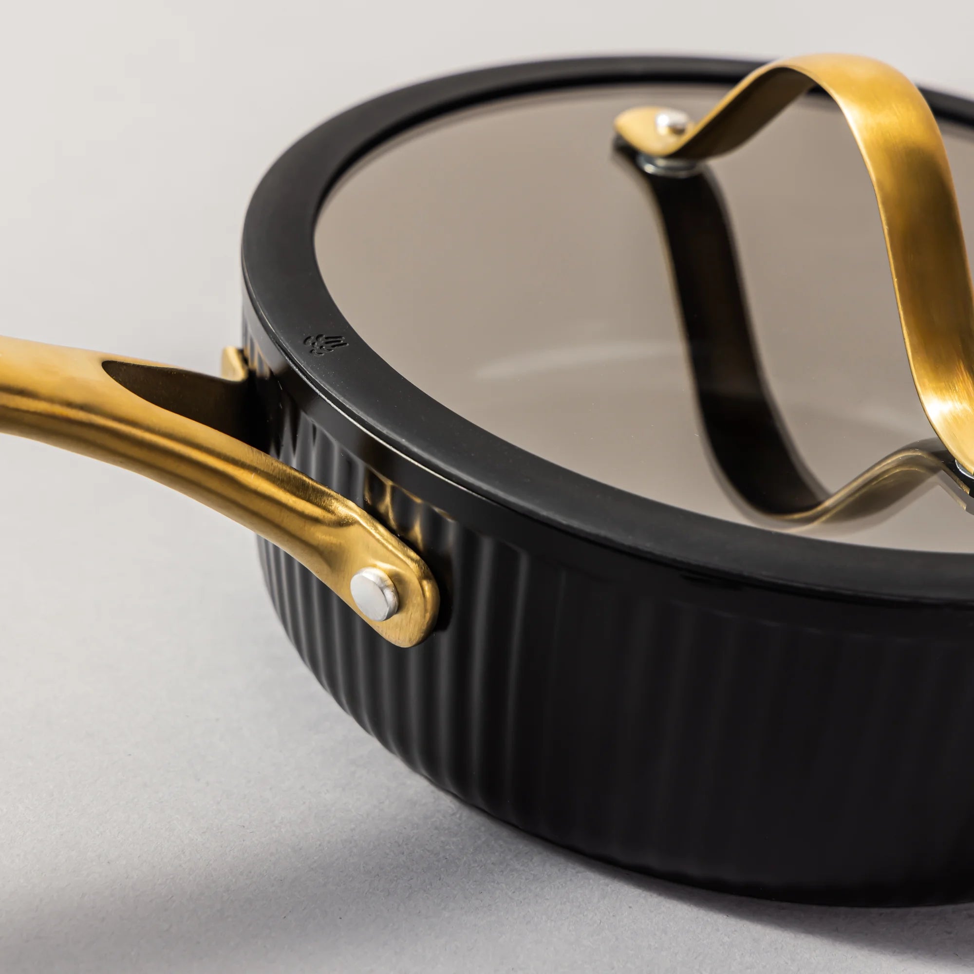 Thyme & Table 12-Piece Nonstick Signature Ribbed Cookware Set. Pots and Pans Set - Black & Gold