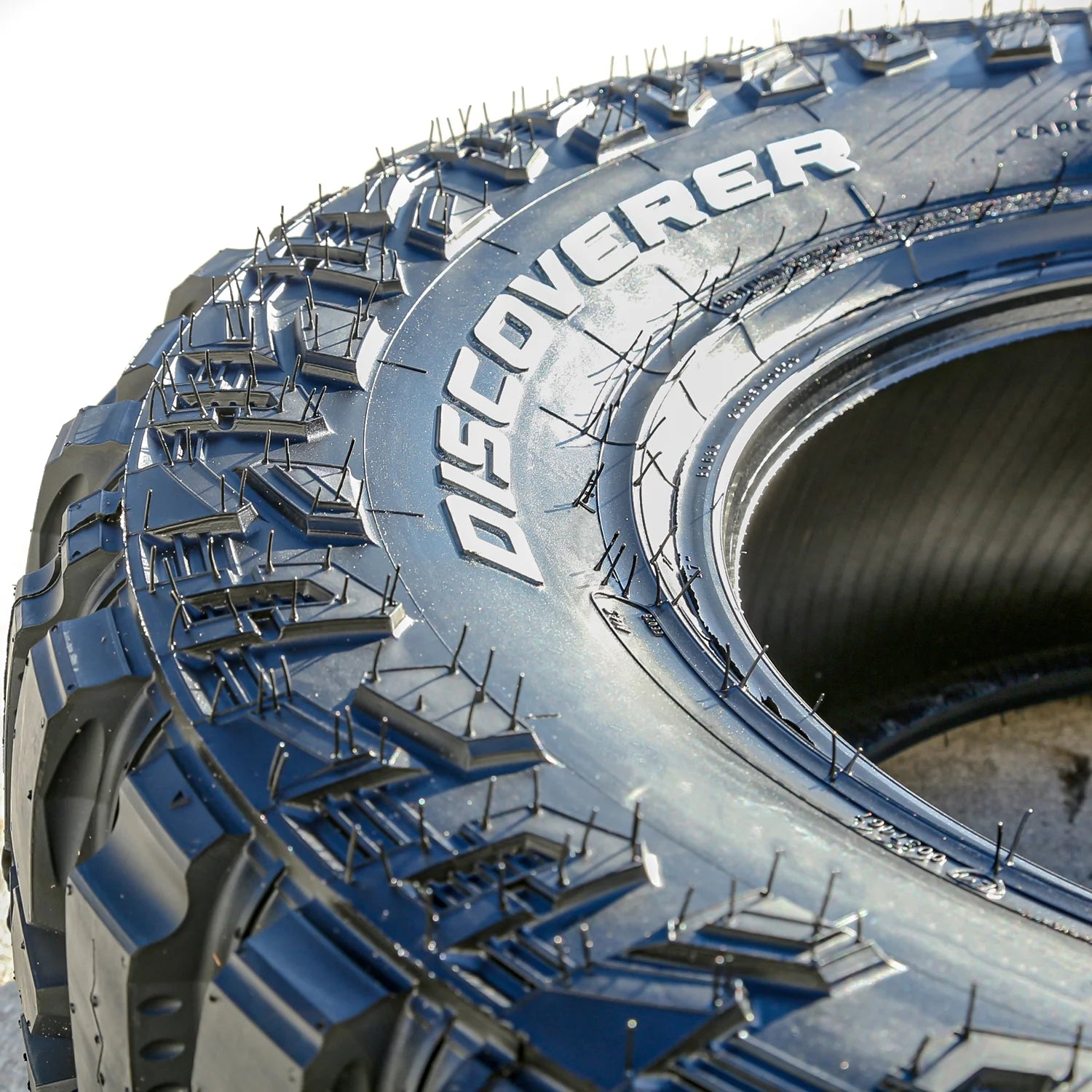 Set of 4 Cooper Discoverer STT Pro 315/70R17 121/118Q E 10 Ply m/t mud Light Truck Tires