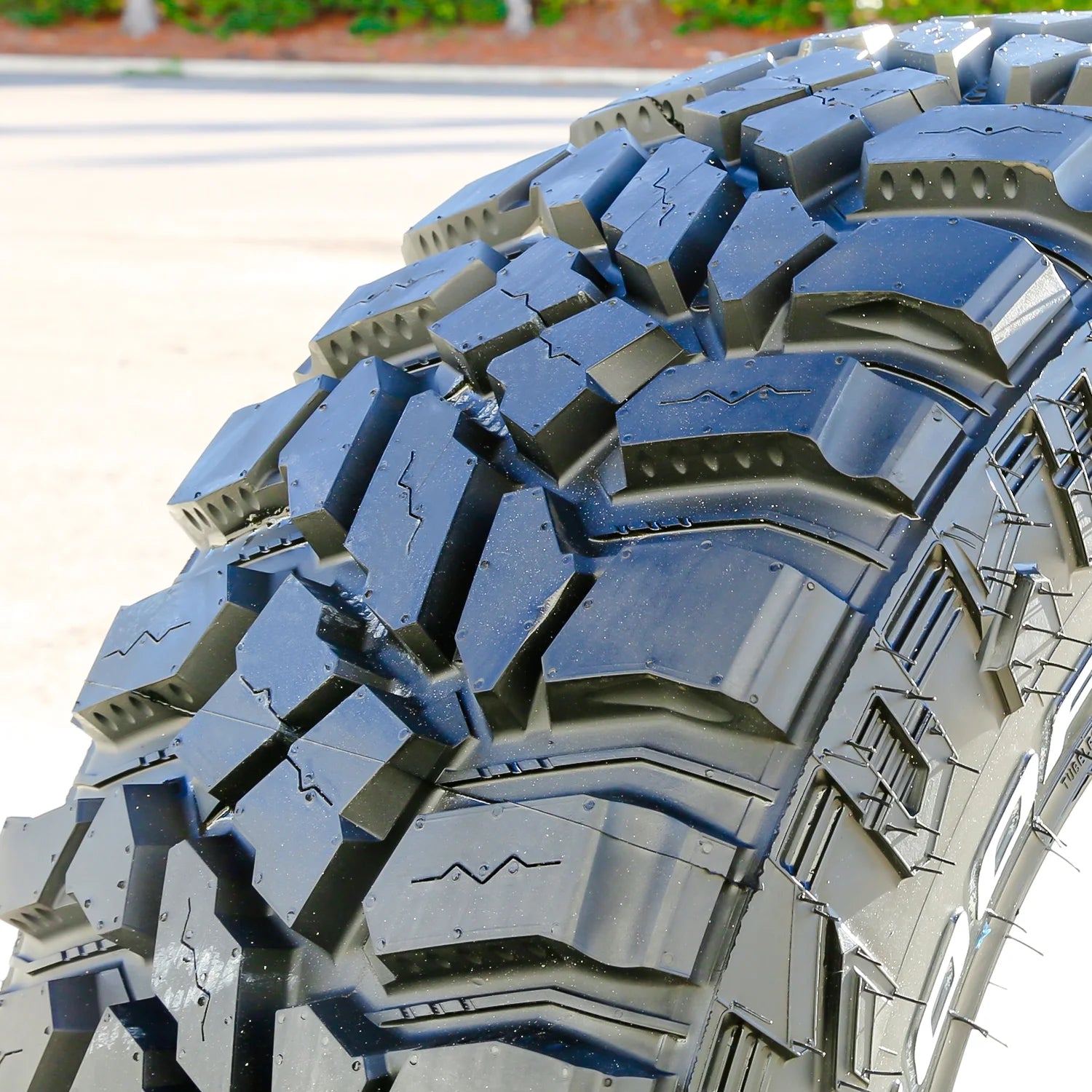 Set of 4 Cooper Discoverer STT Pro 315/70R17 121/118Q E 10 Ply m/t mud Light Truck Tires