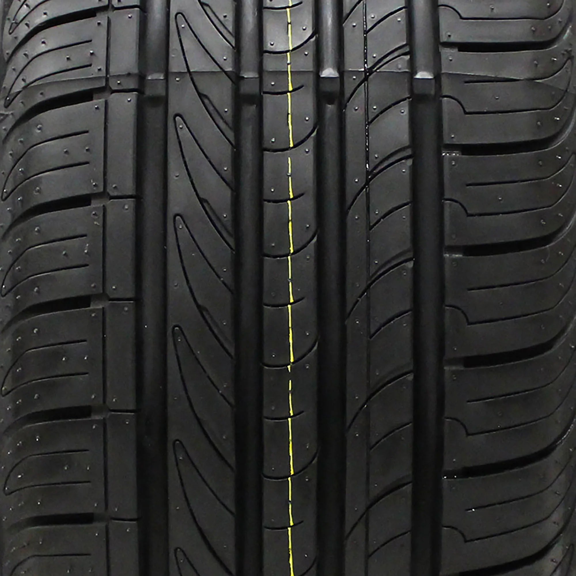 Sceptor 4XS All-Season 215/70R16 100H Tire