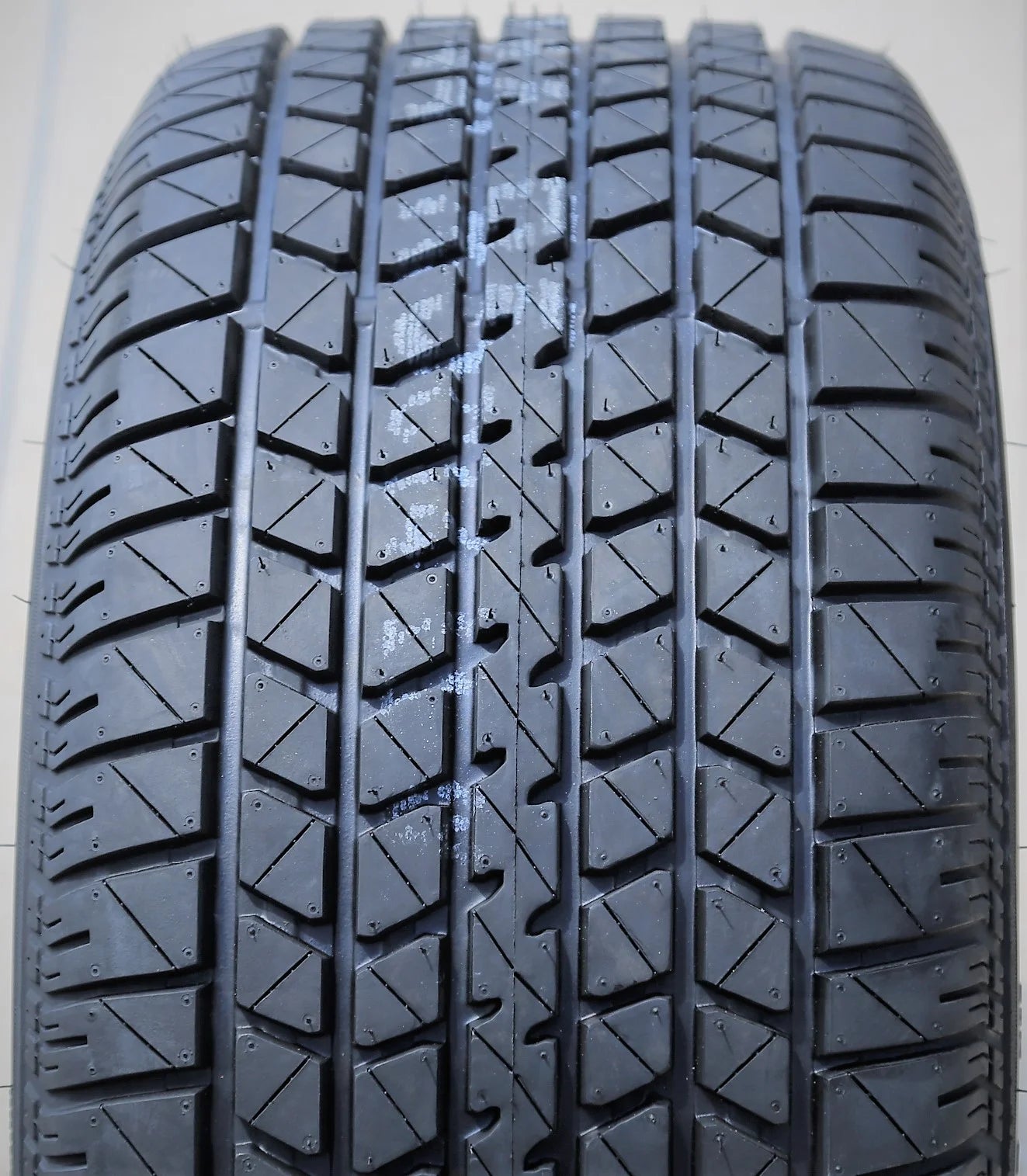 Pair of 2 Mastercraft Avenger G/T 235/60R15 98T a/s All Season Tires